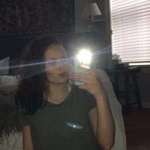 Meet your Posher, Ava